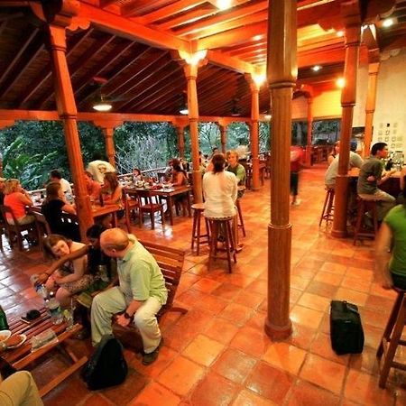 Ian Andersons Caves Branch Jungle Lodge 贝尔莫潘 外观 照片