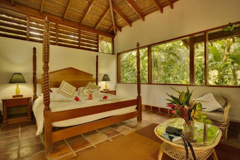 Ian Andersons Caves Branch Jungle Lodge 贝尔莫潘 外观 照片