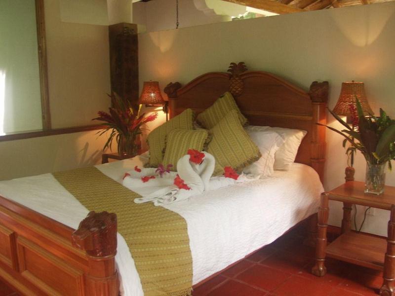 Ian Andersons Caves Branch Jungle Lodge 贝尔莫潘 外观 照片