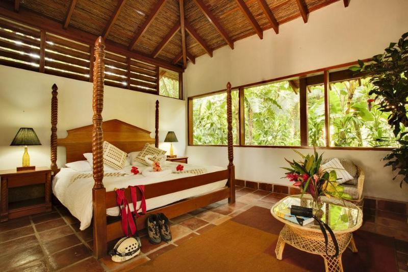Ian Andersons Caves Branch Jungle Lodge 贝尔莫潘 外观 照片