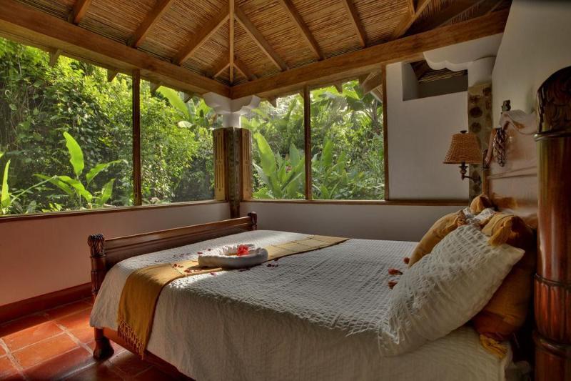 Ian Andersons Caves Branch Jungle Lodge 贝尔莫潘 外观 照片